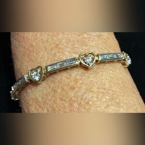 Hearts NWOT Love Gemstone 925 &Cz
Bracelet size 7.25”
